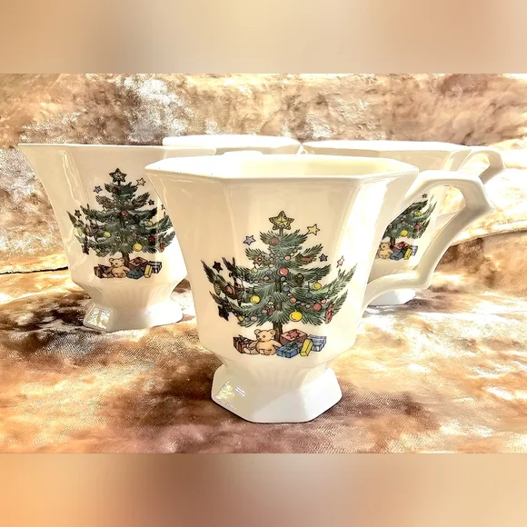 Nikko Christmastime Mugs Cups Set of 4 Vintage - Picture 1 of 11